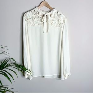HALOGEN FLORAL LACE APPLIQUÉ BLOUSE